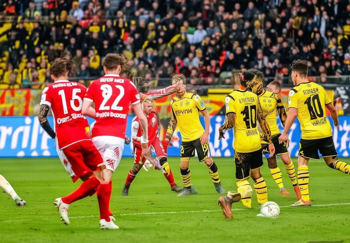 2019德甲纽伦堡对决多特蒙德：球星对决与战术解析